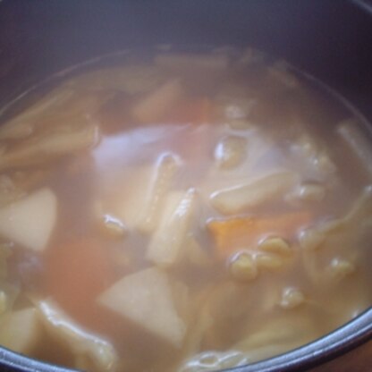 材料があったので一人分作りました。ガラムマサラはないのでカレーパウダーです。とても温まるスープですね。ご馳走様でした。